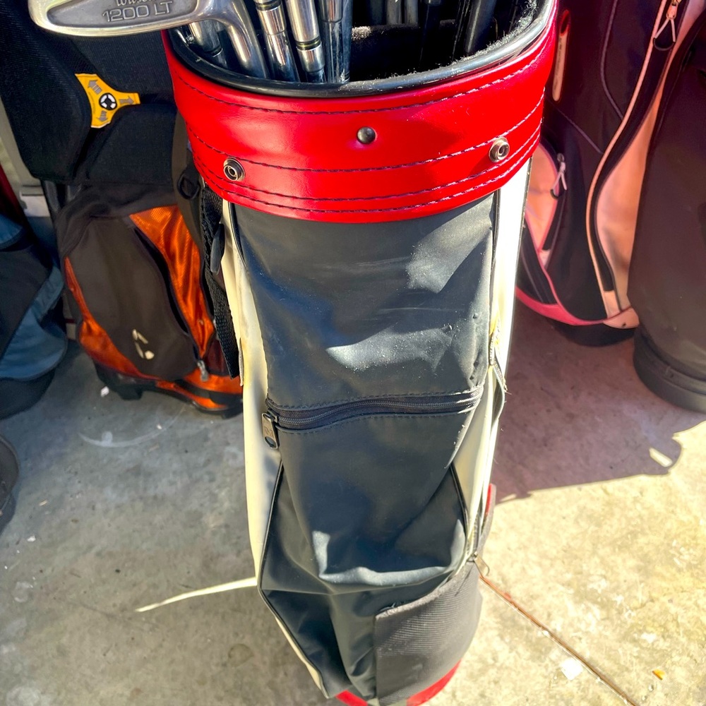 Miller golf cart bag 
With shoulder strap .